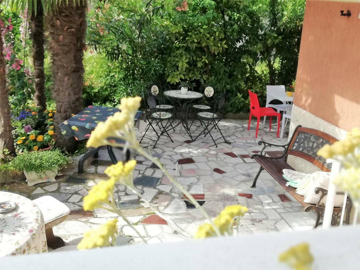 Casapatrizia B&B シルミオーネ エクステリア 写真